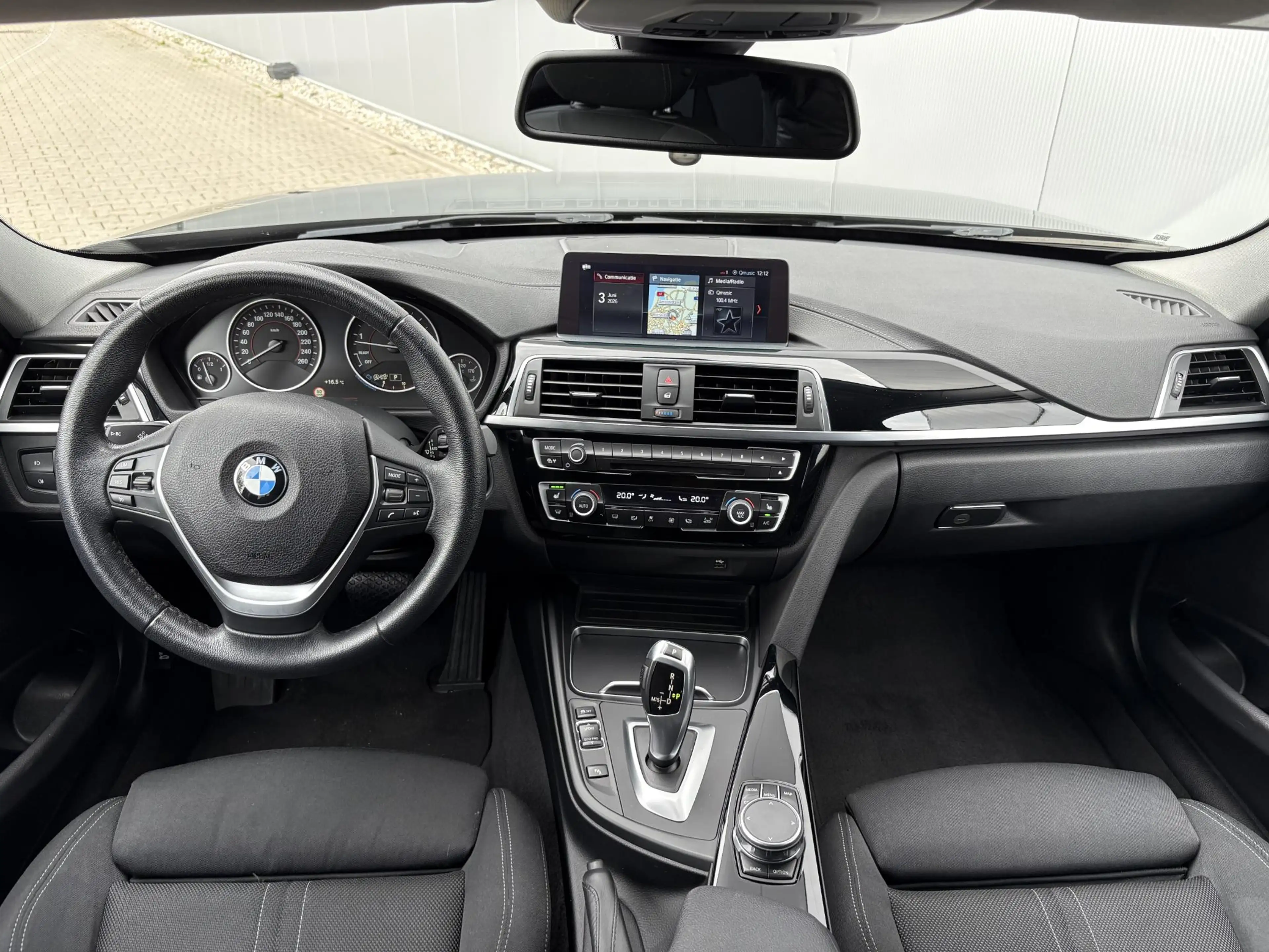 BMW 330 3-serie Touring 330i xDrive High Executive / 252PK — photo 2
