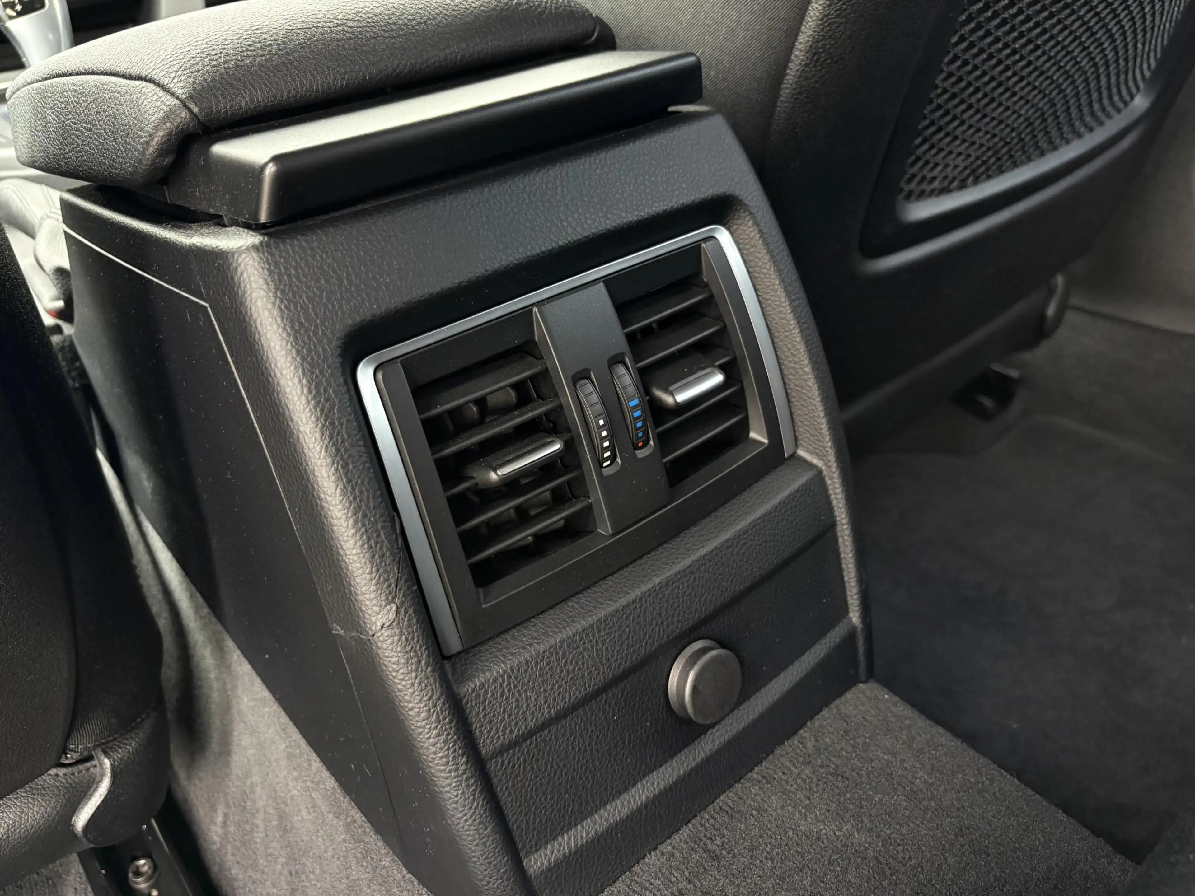 BMW 330 3-serie Touring 330i xDrive High Executive / 252PK — photo 37