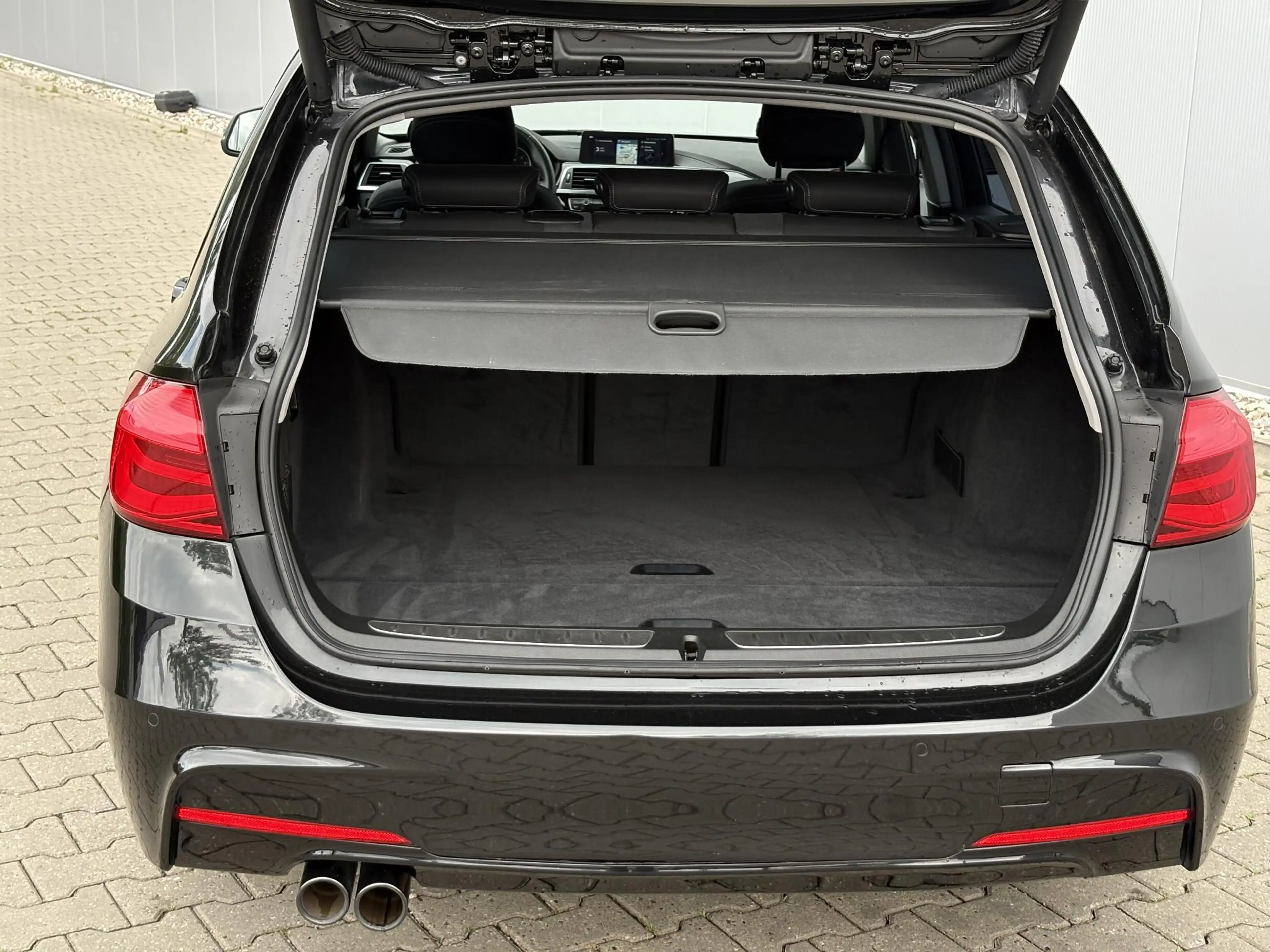 BMW 330 3-serie Touring 330i xDrive High Executive / 252PK — photo 32