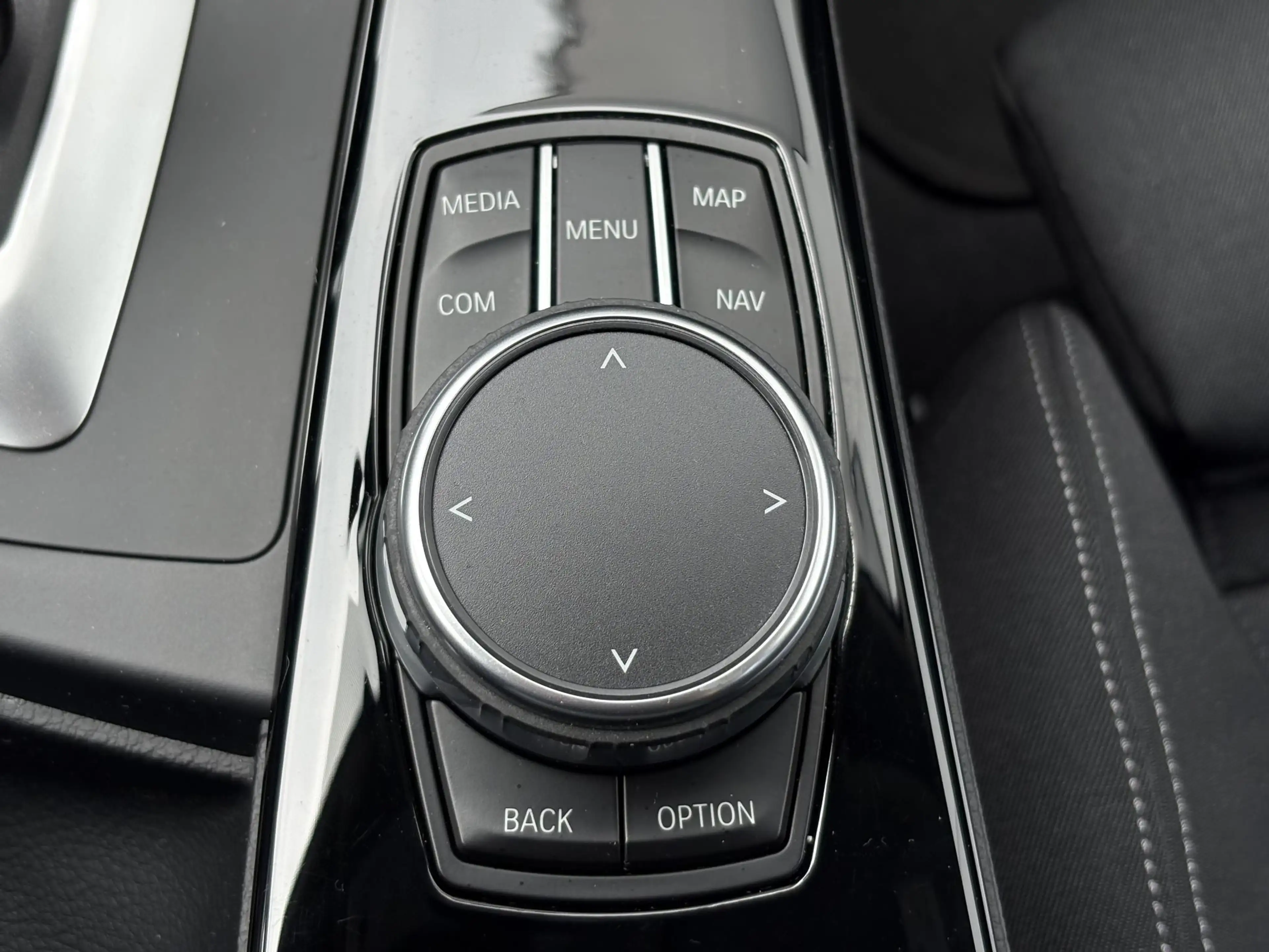 BMW 330 3-serie Touring 330i xDrive High Executive / 252PK — photo 43