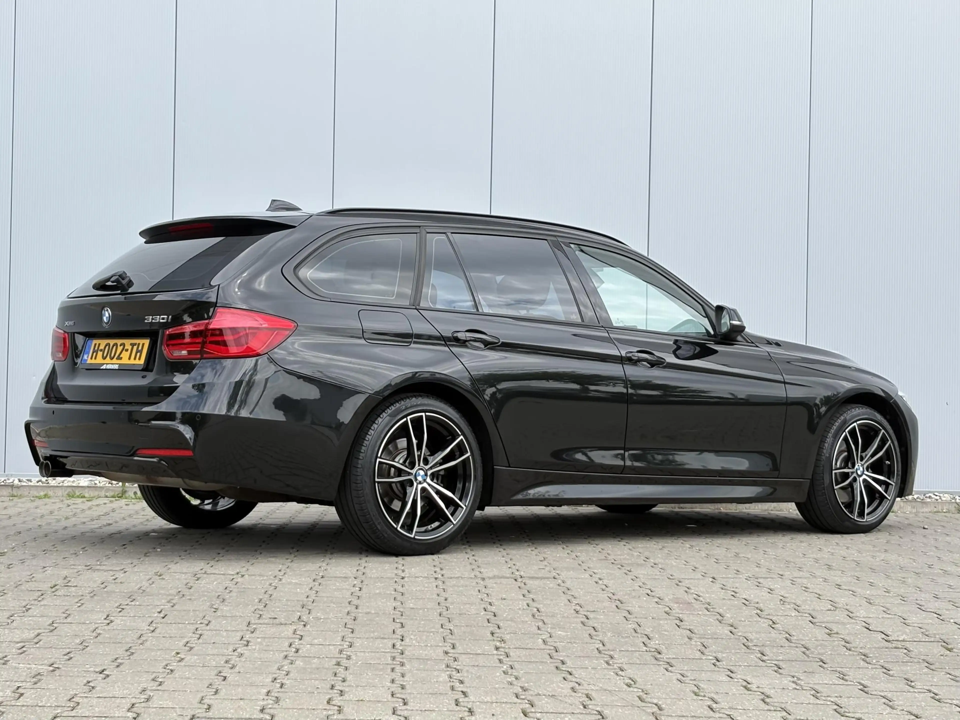BMW 330 3-serie Touring 330i xDrive High Executive / 252PK — photo 3