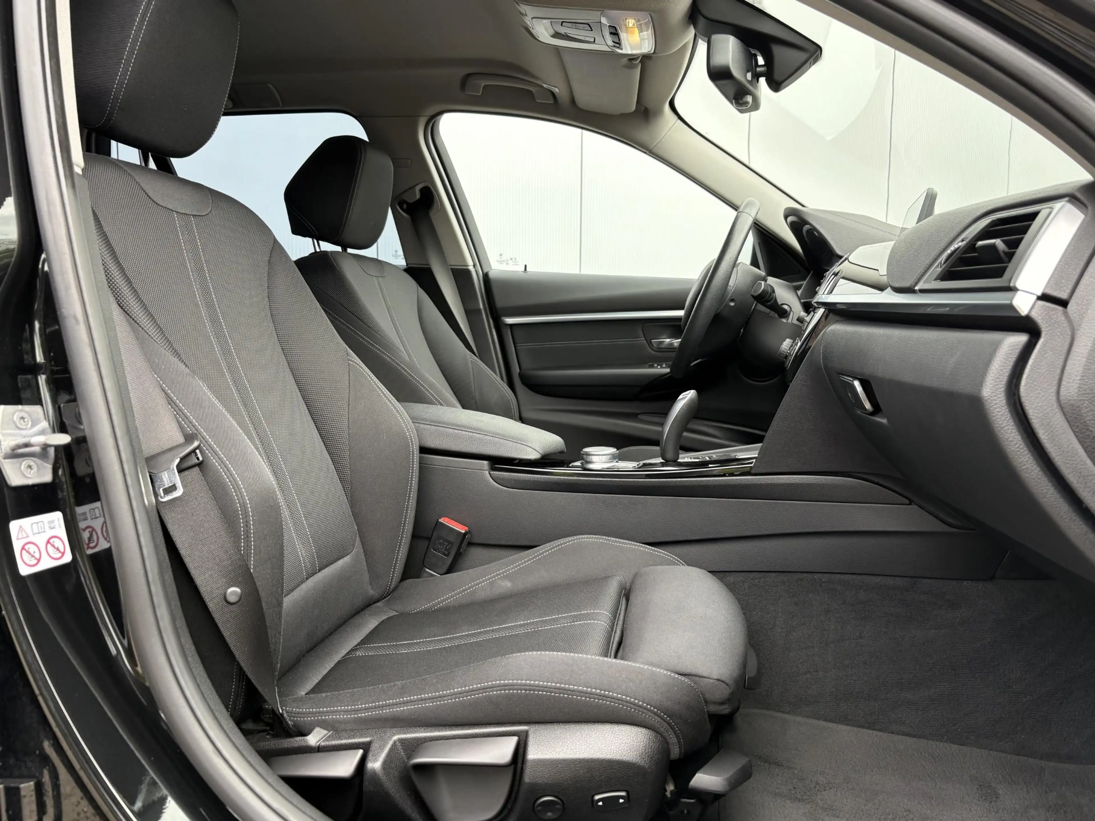 BMW 330 3-serie Touring 330i xDrive High Executive / 252PK — photo 25