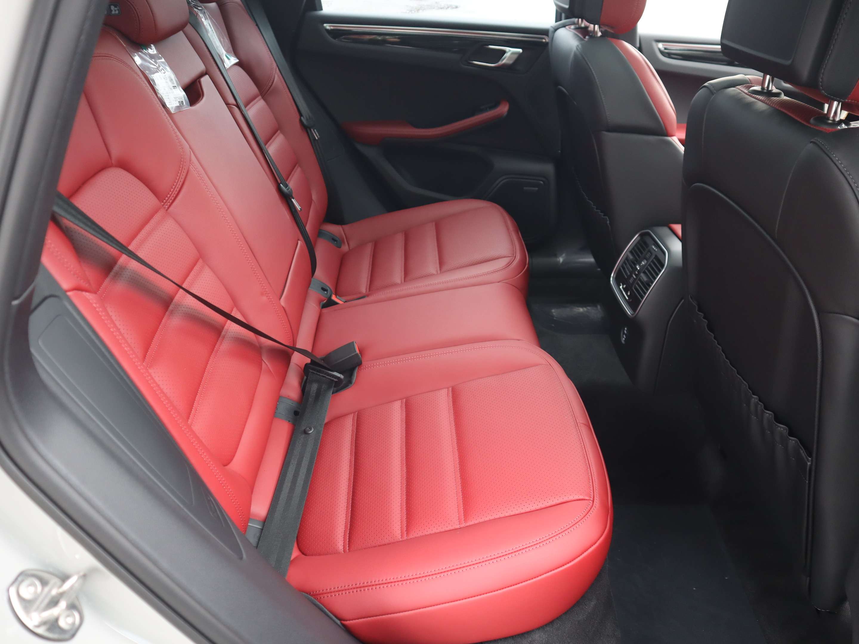 2026 Porsche Macan S AWD thumb 26