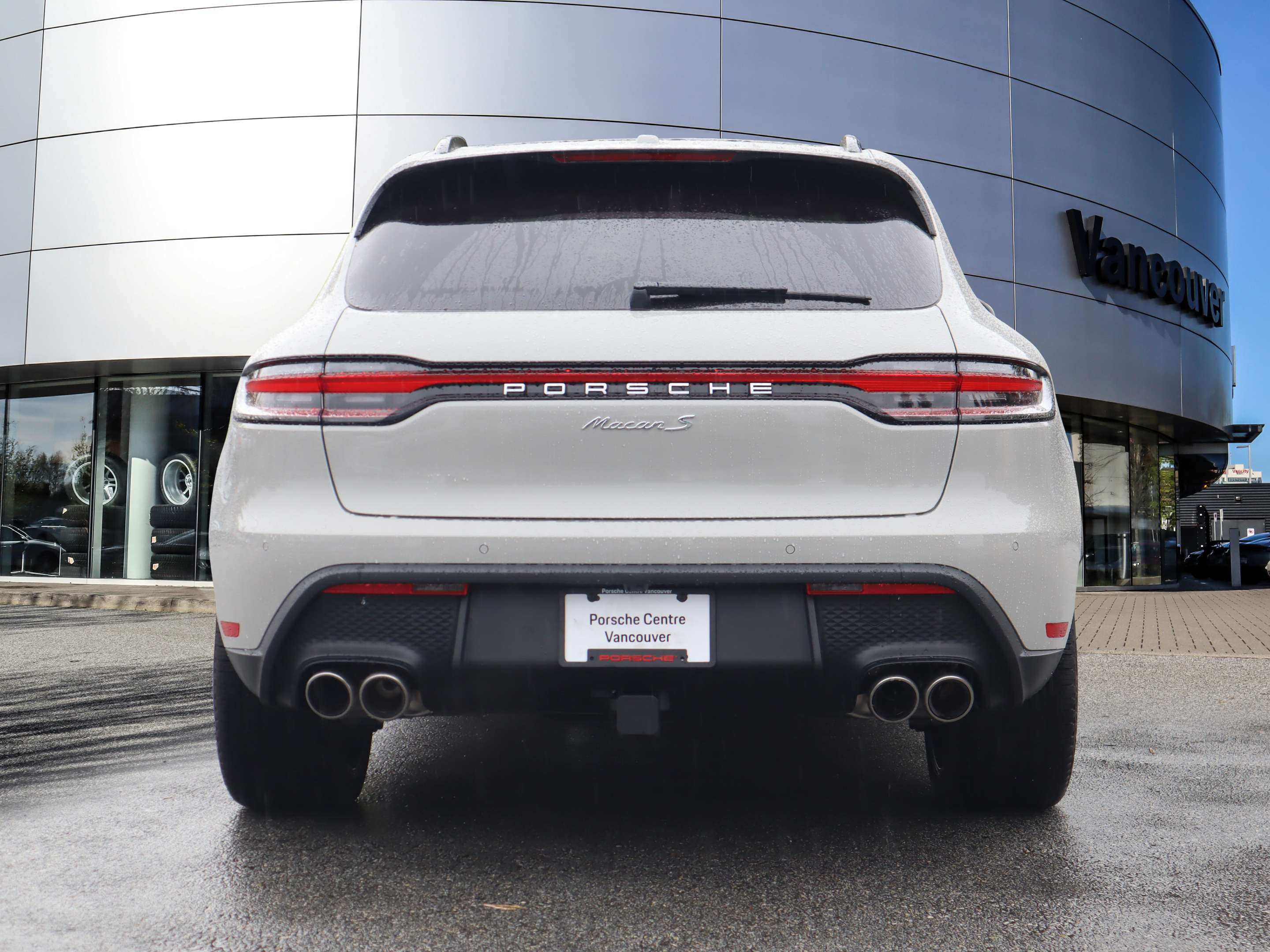 2026 Porsche Macan S AWD alt 4