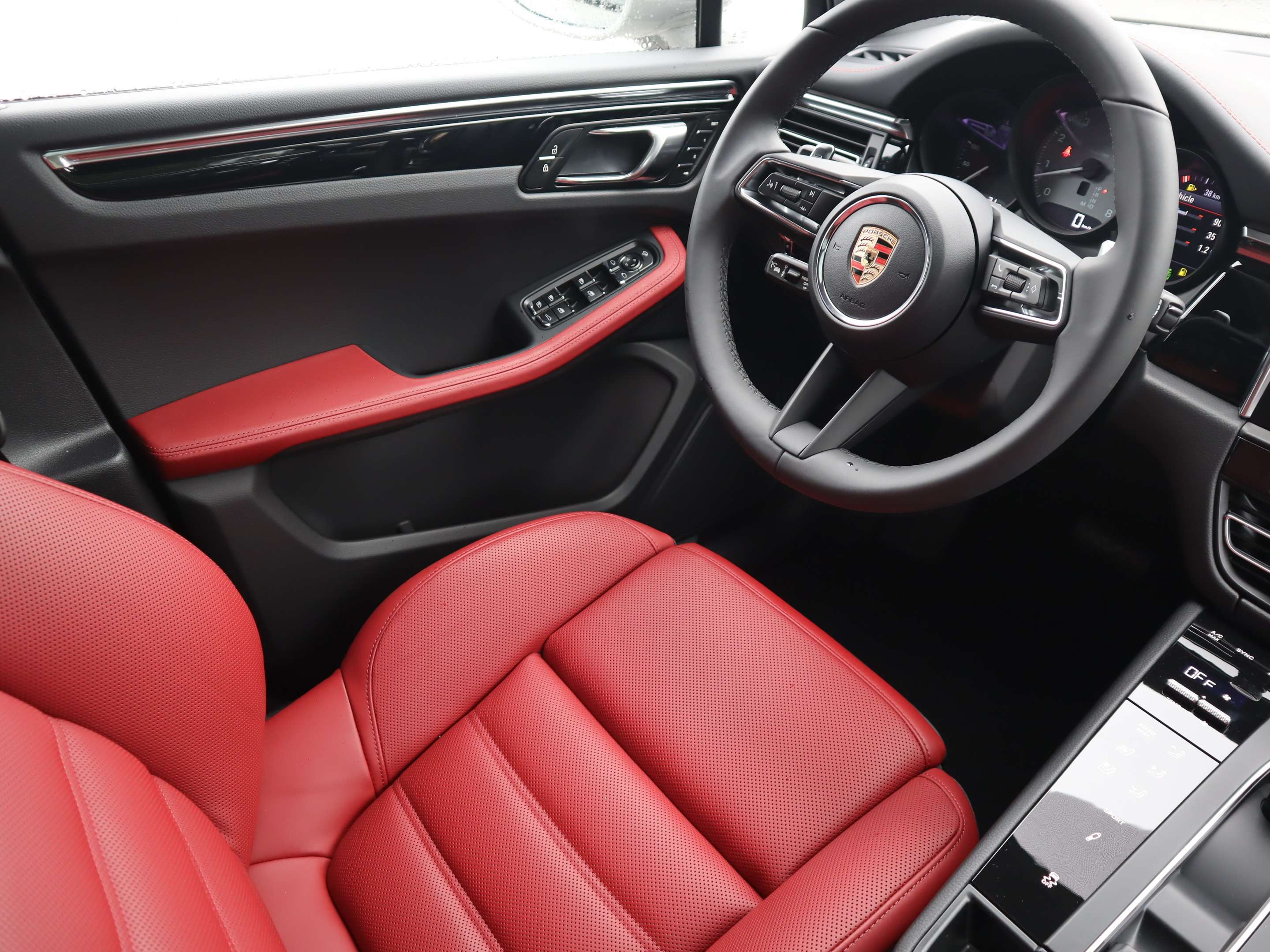 2026 Porsche Macan S AWD thumb 15