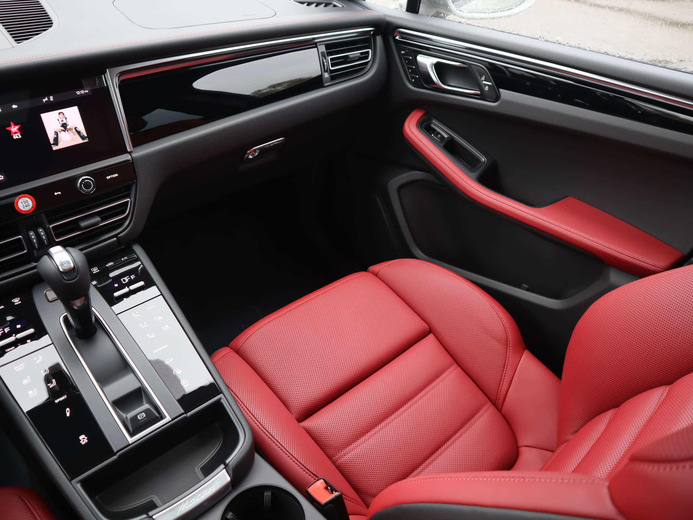 2026 Porsche Macan S AWD thumb 17