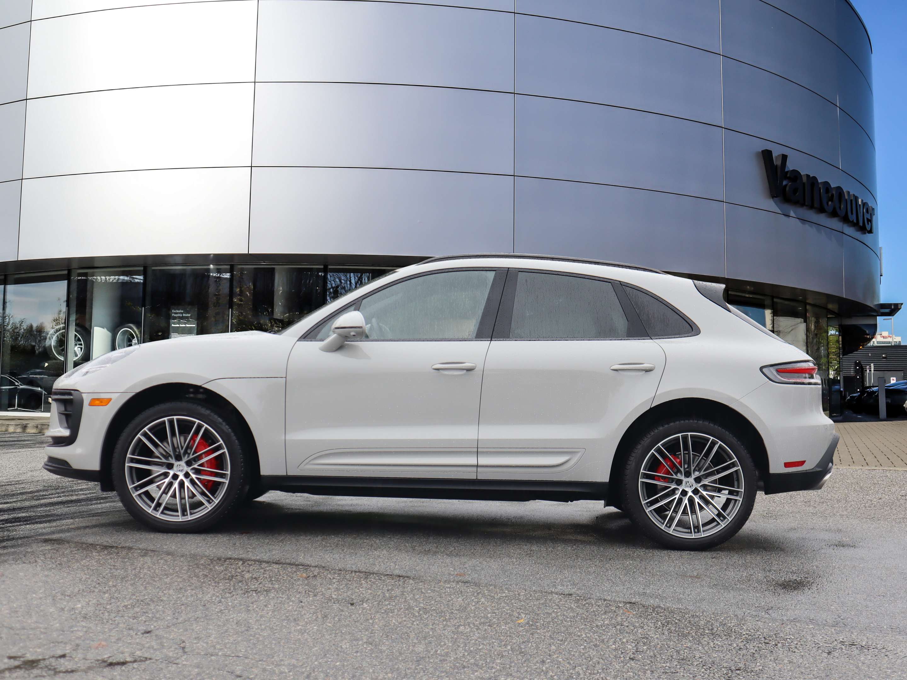 2026 Porsche Macan S AWD alt 2