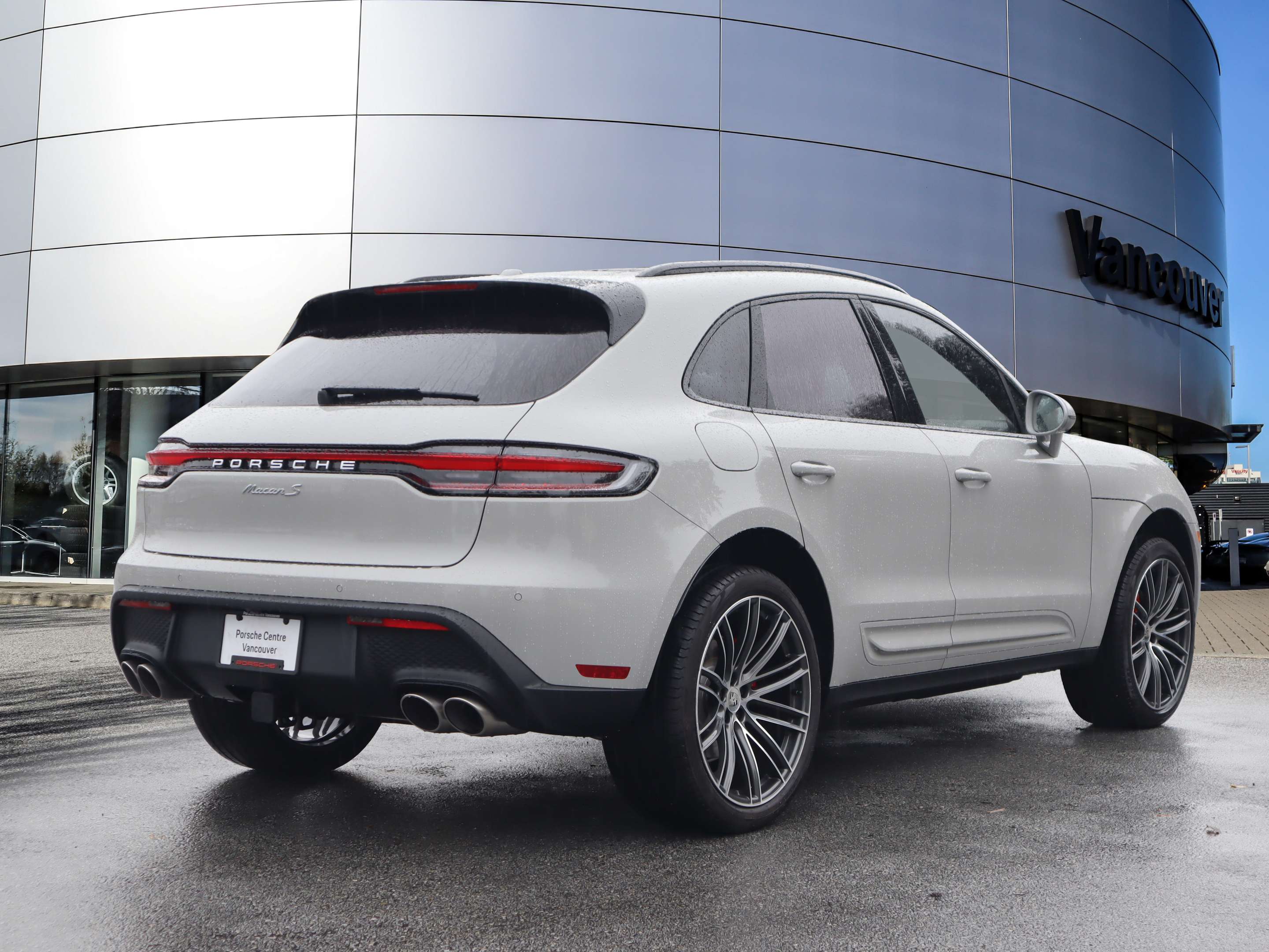 2026 Porsche Macan S AWD alt 5