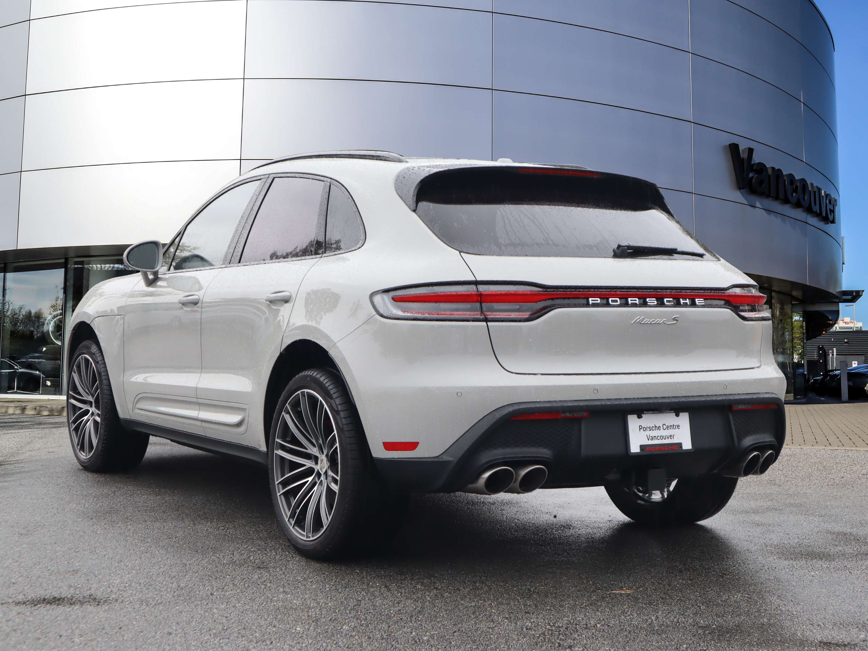 2026 Porsche Macan S AWD alt 3