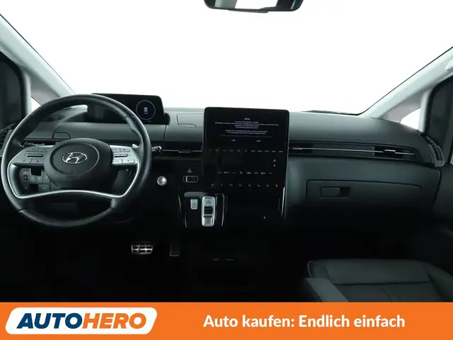 Hyundai Staria view 12