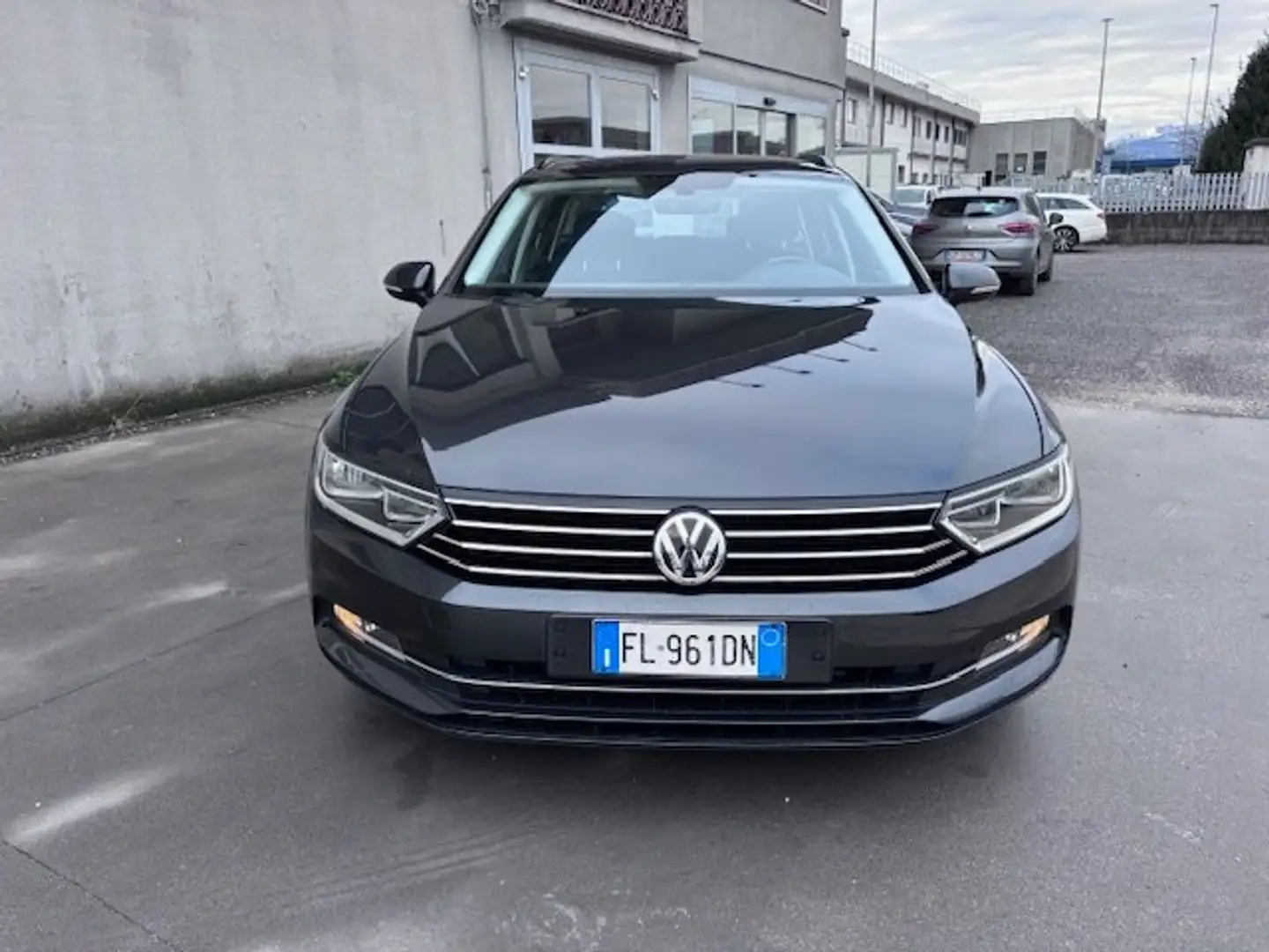 Volkswagen Passat Variant Passat Variant 2.0 tdi Business  150cv dsg Gris - 2