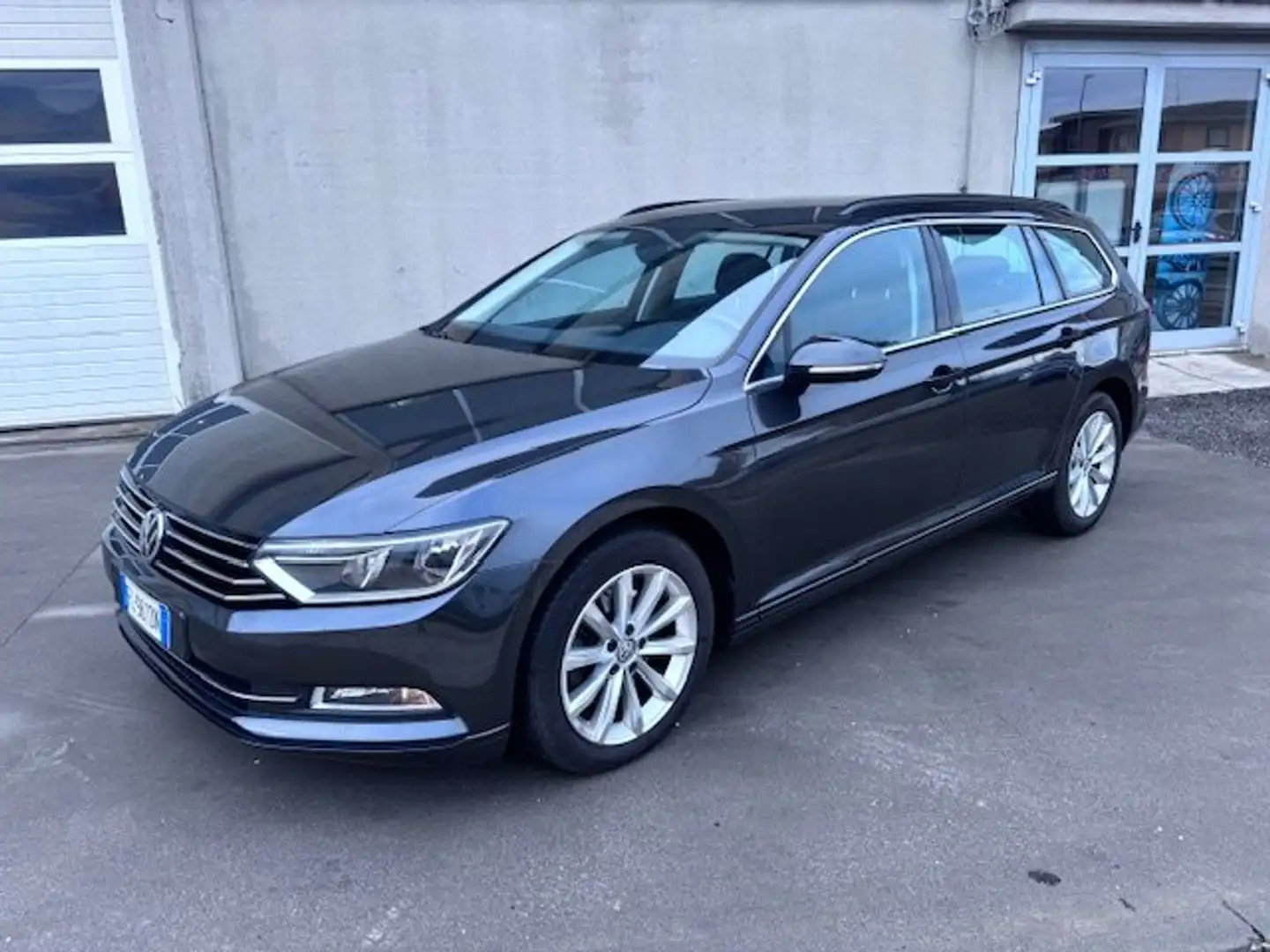 Volkswagen Passat Variant Passat Variant 2.0 tdi Business  150cv dsg Gris - 1