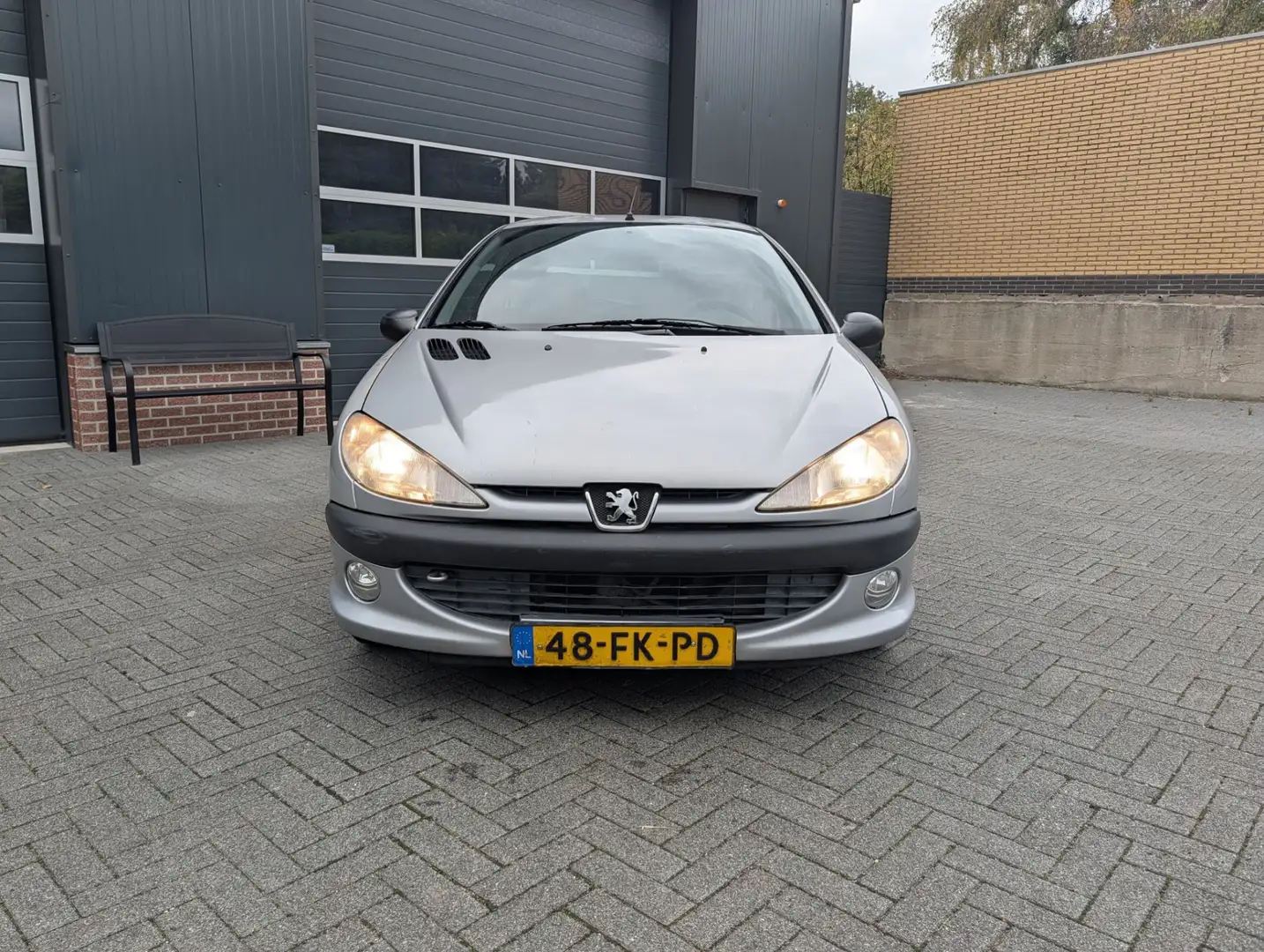 Peugeot 206 1.6 XS , door inruil verkregen Gris - 2