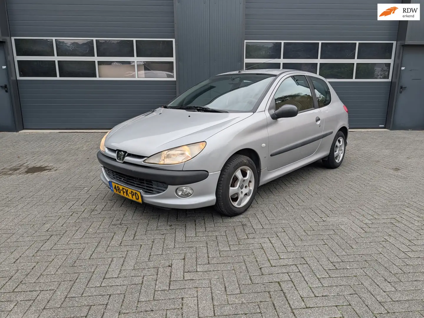 Peugeot 206 1.6 XS , door inruil verkregen Gris - 1