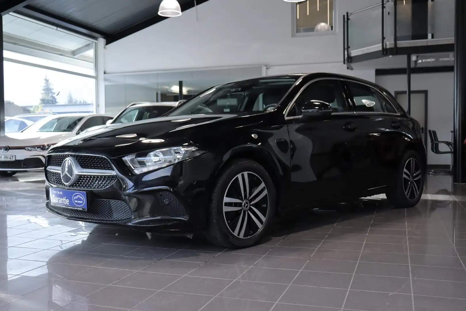 Mercedes-Benz A 250 e Progressive *WIDESCREEN*CAM*NAVI*LEDER* Noir - 2