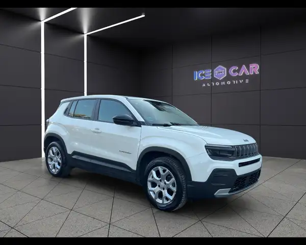Jeep Avenger view 3