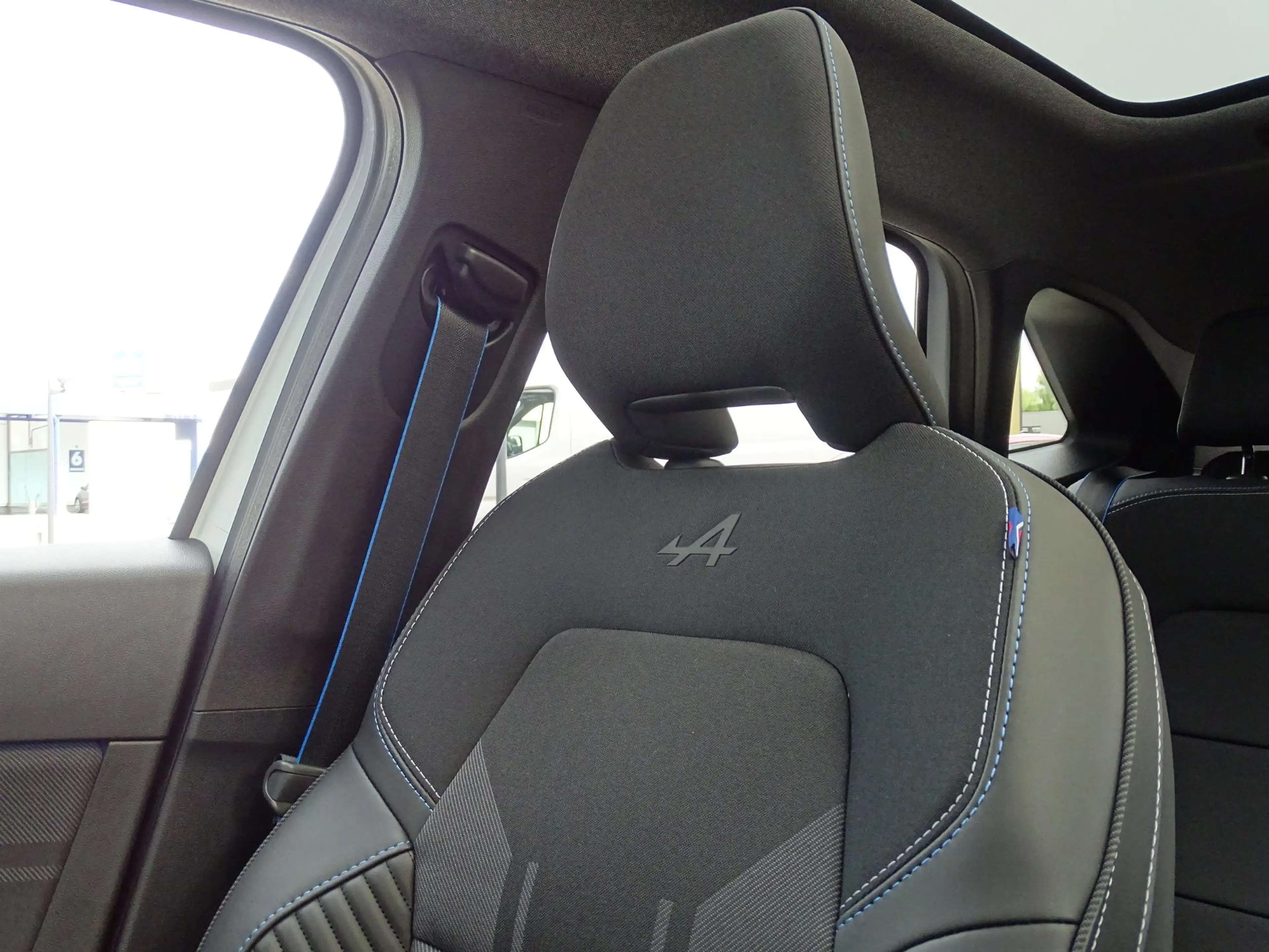 Renault Symbioz 1.8 E-Tech full hybrid 160 esprit Alpine NU 5 JAAR — photo 28