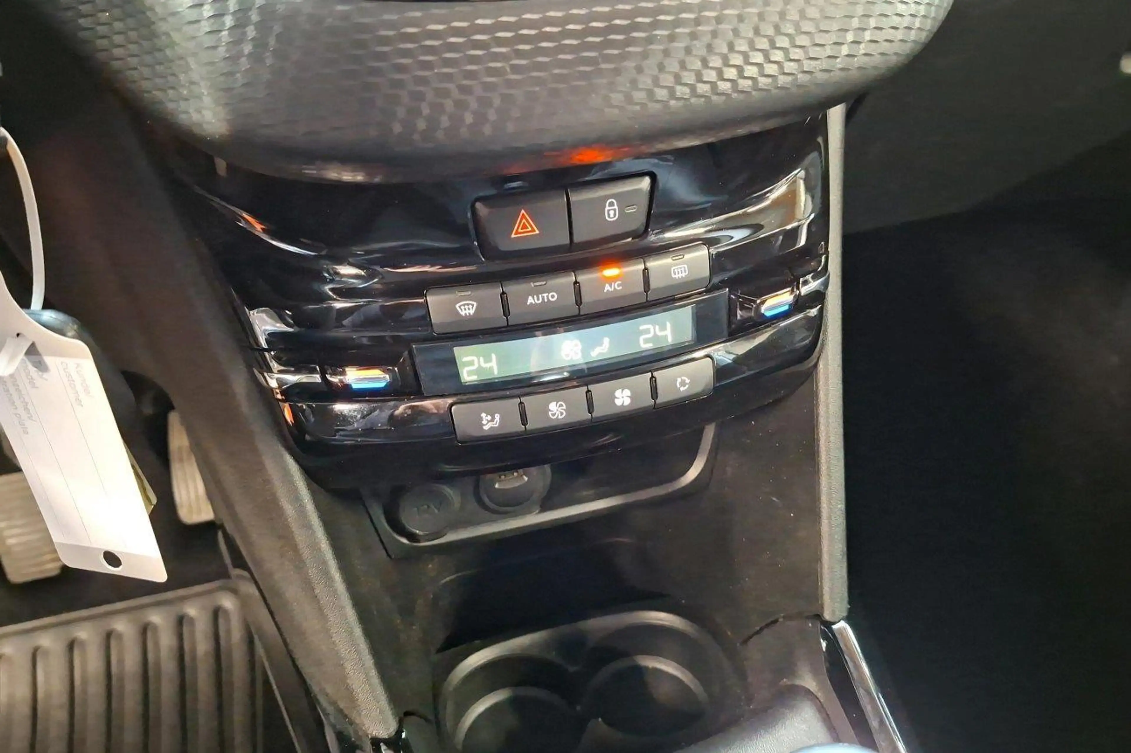 Peugeot 2008 Allure Gps — photo 15