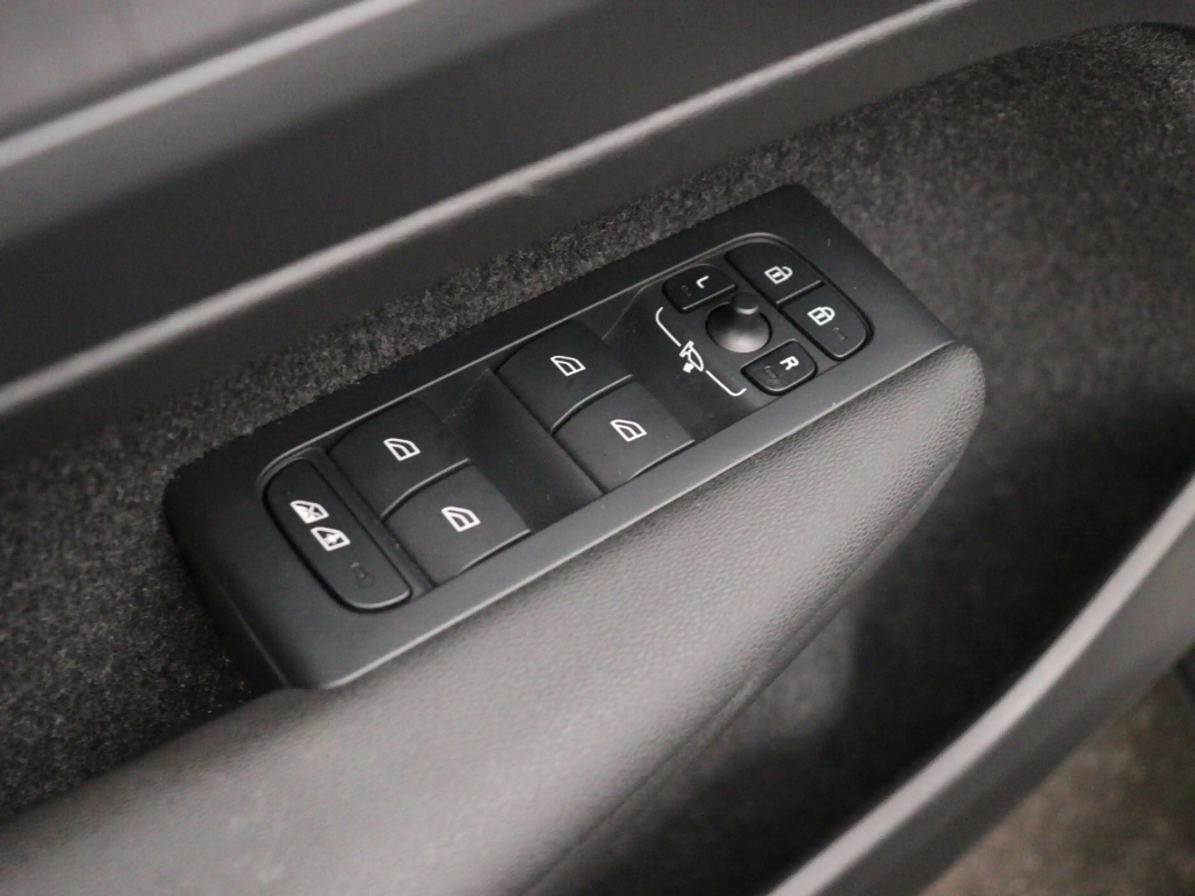 Volvo C40 RECHARGE PLUS CAMERA BLIS WARMTEPOMP PANORAMAKDAK — photo 11