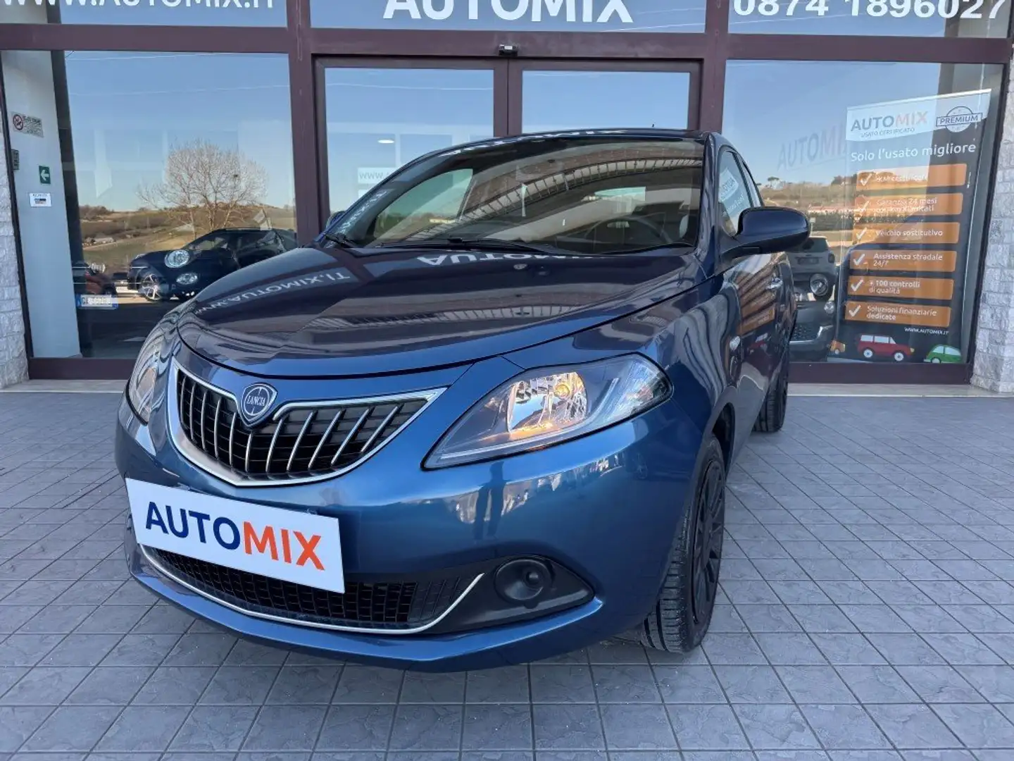 Lancia Ypsilon 1.0 Firefly Hybrid Silver Bleu - 2
