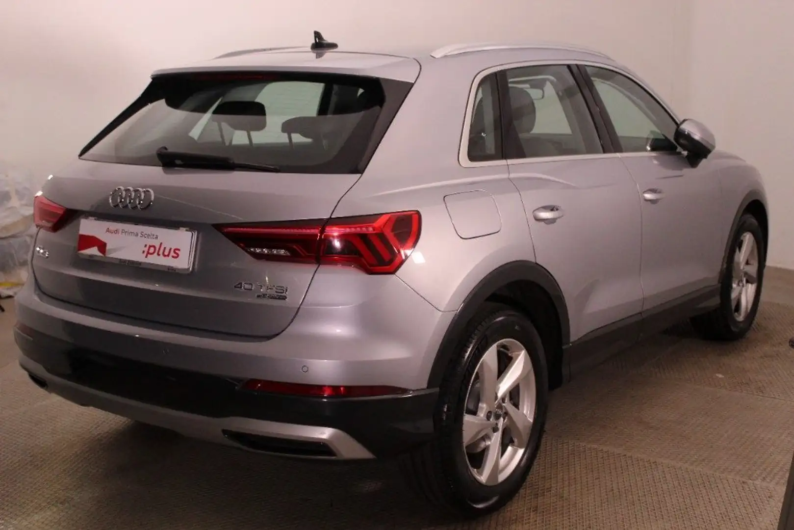 Audi Q3 40 TFSI quattro S tronic Business Advanced Argento - 2