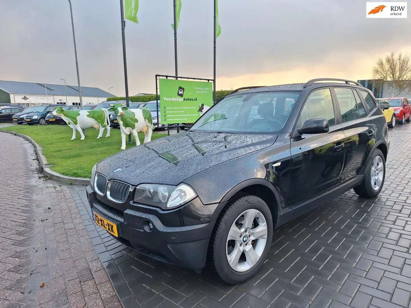 BMW X3 2.0i Executive / Nieuwe Ketting / APK juli 2026 Zwart - 1