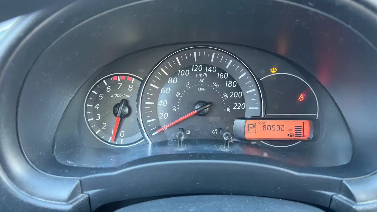 Nissan Micra снимка Nissan Micra