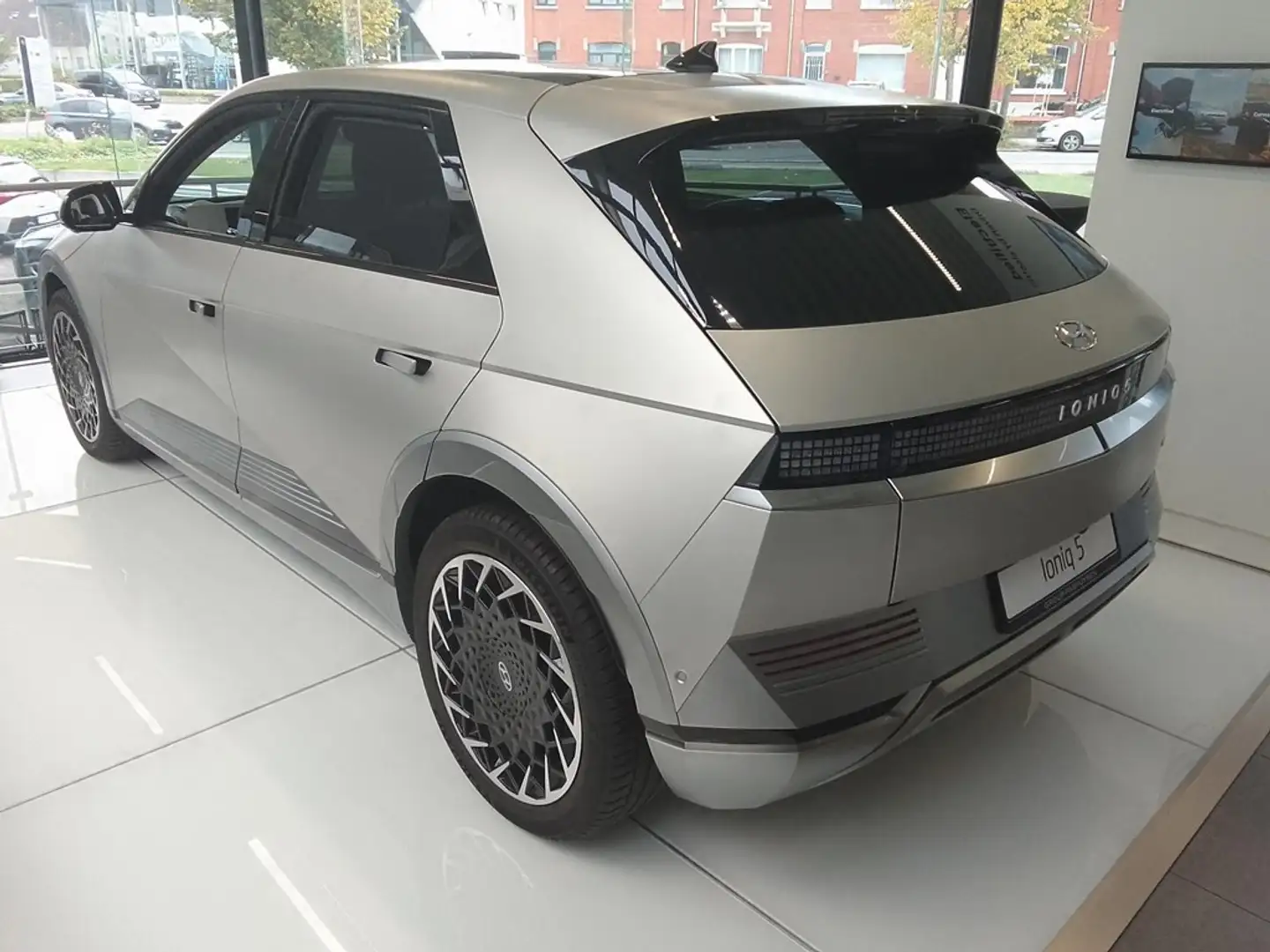 Hyundai IONIQ 5 Balance Vision EV 77Kwh 325 AWD Auriu - 2