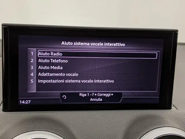 Audi Q2 view 13