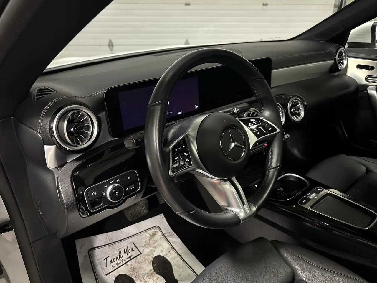 Mercedes-Benz CLA снимка Mercedes-Benz CLA