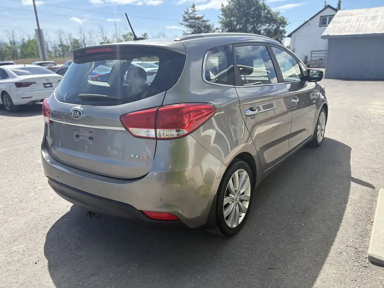 Kia Rondo photo Kia Rondo