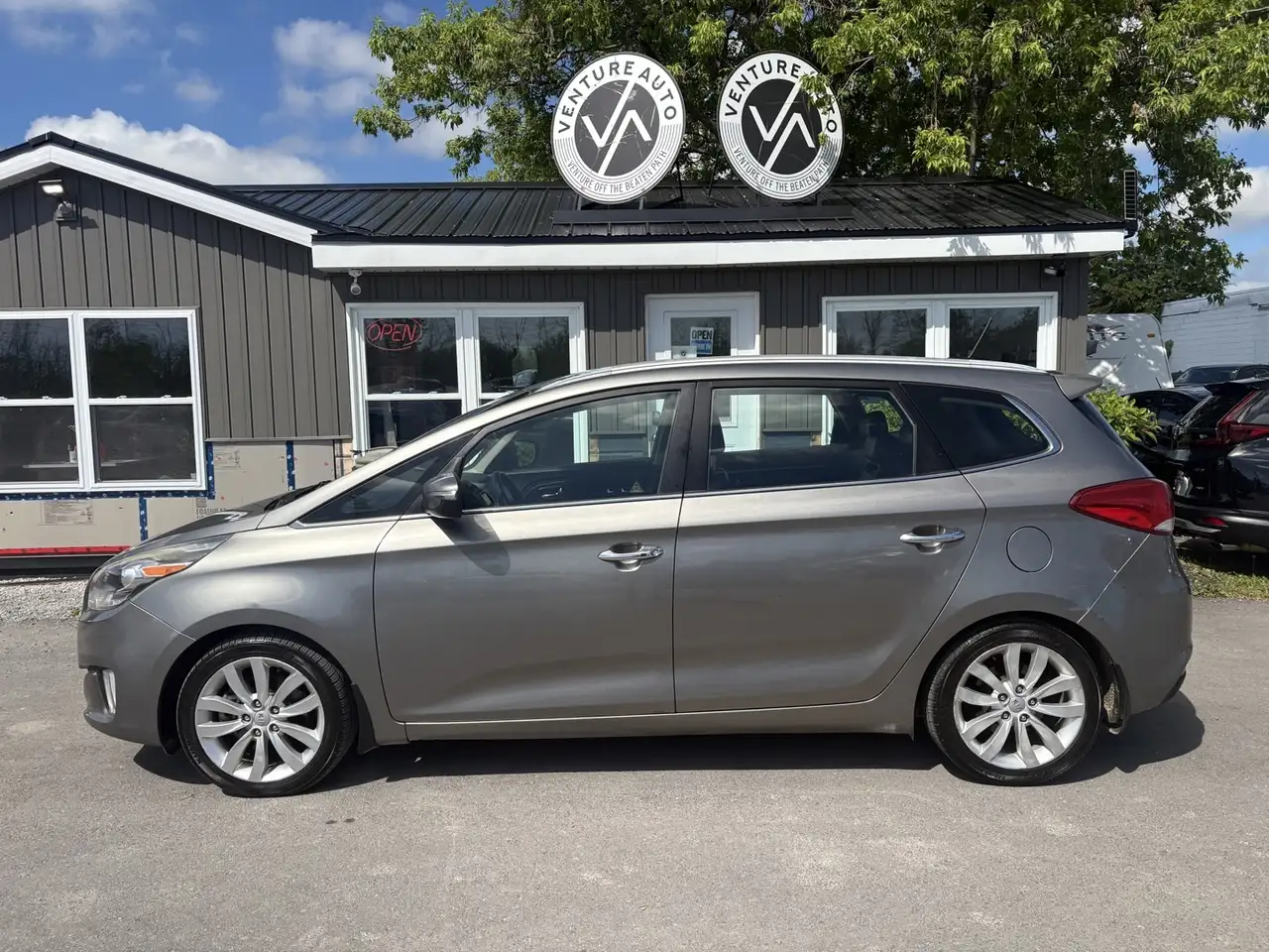 Kia Rondo photo Kia Rondo