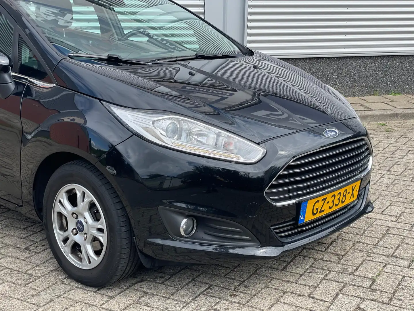 Ford Fiesta 1.5 TDCi Titanium Lease Zwart - 2