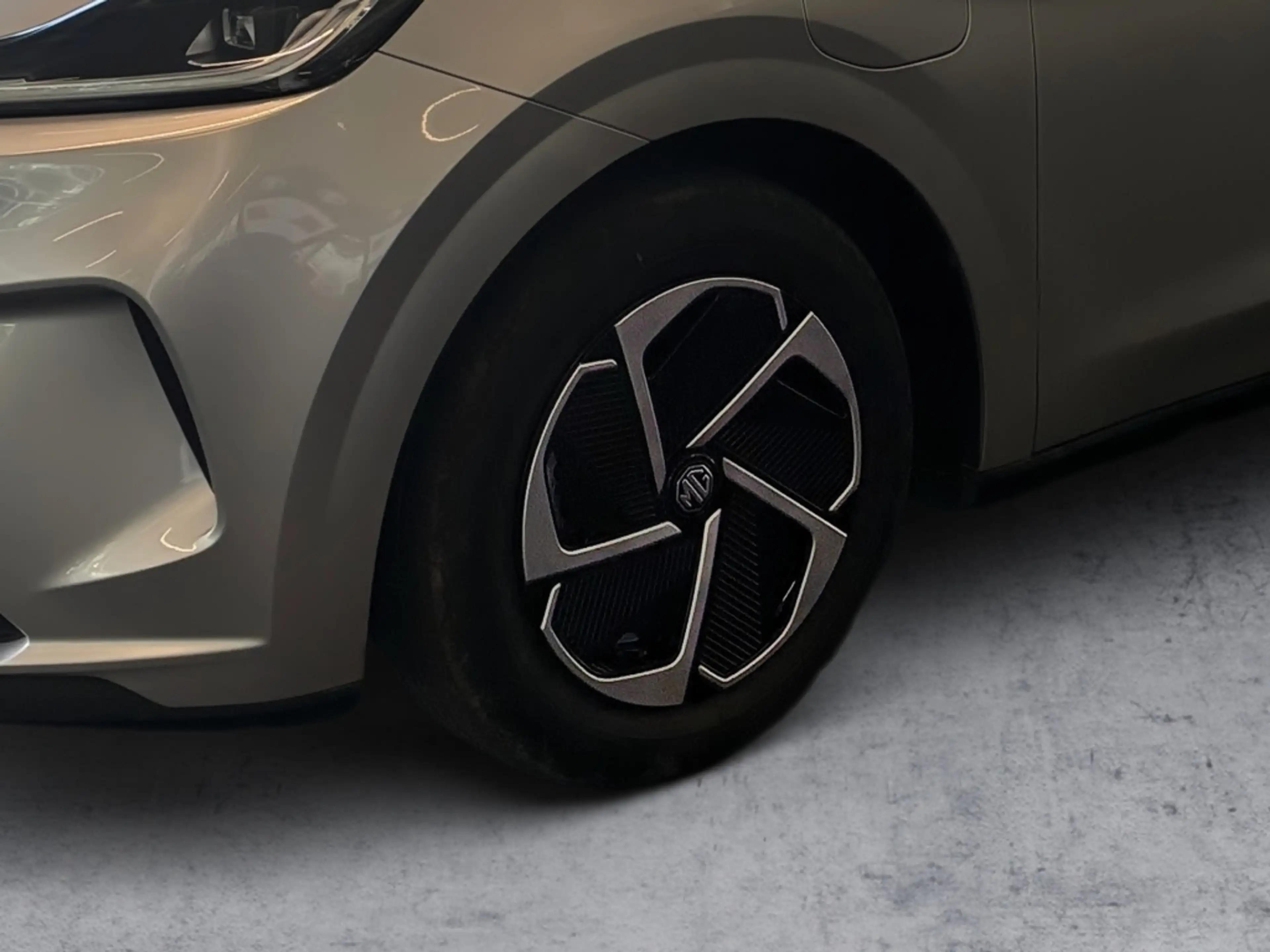 MG MG4 EV Urban Comfort Ambiente+Cam+LED+Keyl+Totw — photo 10