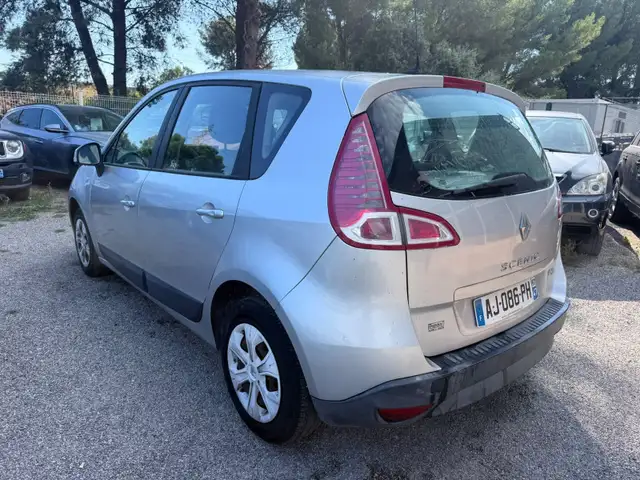 Renault Scenic view 3