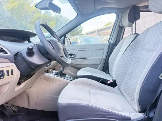 Renault Scenic view 8