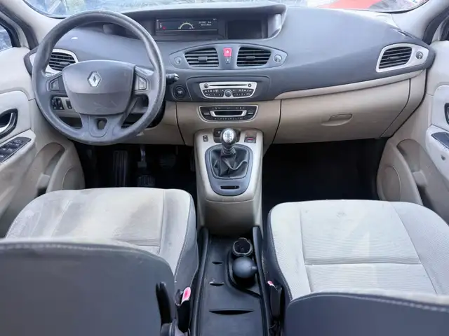 Renault Scenic view 7