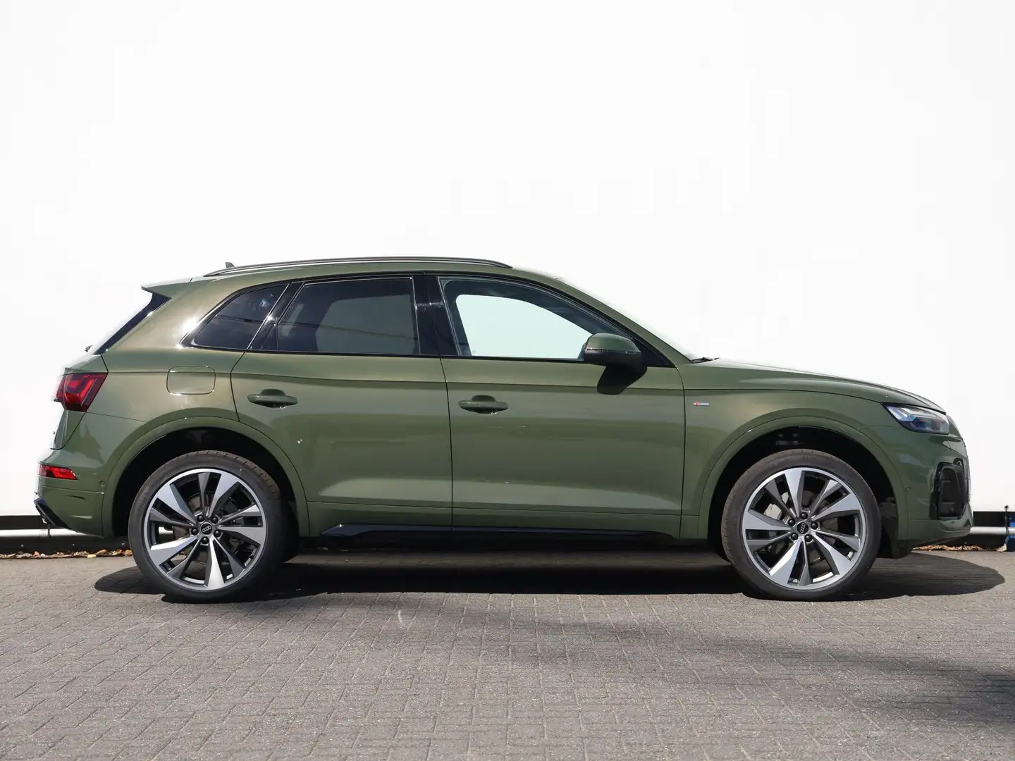 Audi Q5 S edition 55 TFSI e 299pk quattro | Luchtvering | Groen - 2