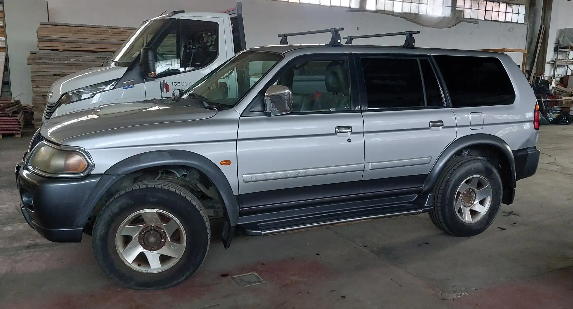 Mitsubishi Pajero Sport Pajero Sport Wagon 2.5 tdi GLS 115cv Srebrny - 1
