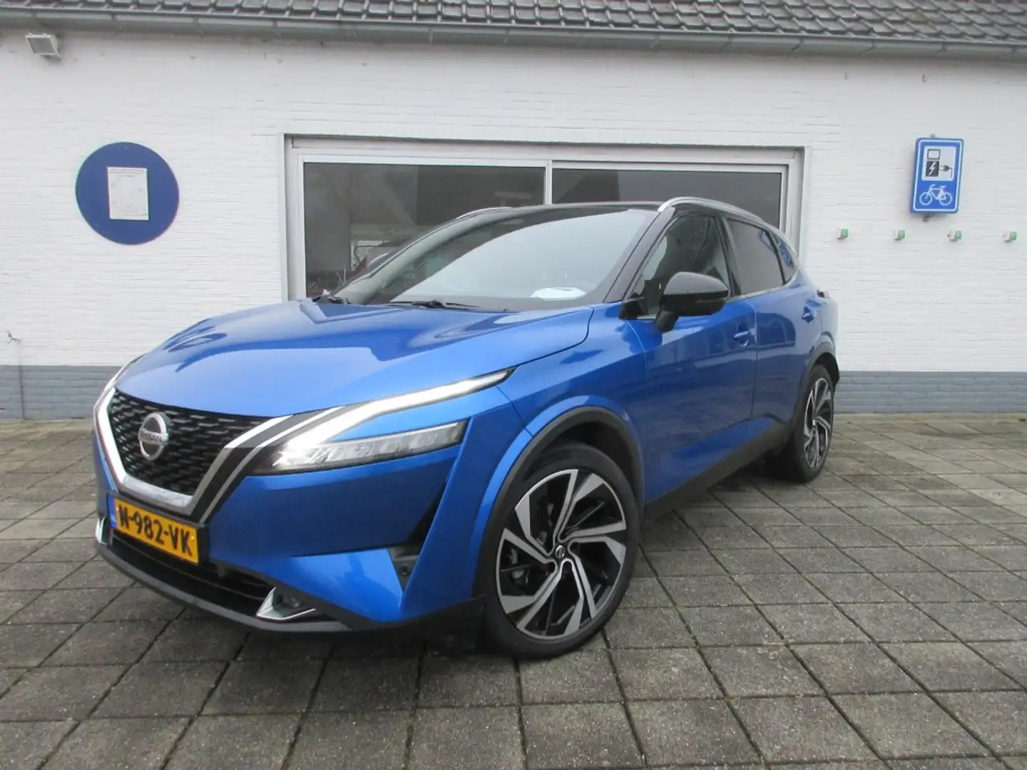 Nissan Qashqai MILD HYBRID TEKNA PLUS 1800 KG TREKGEWICHT Blauw - 1