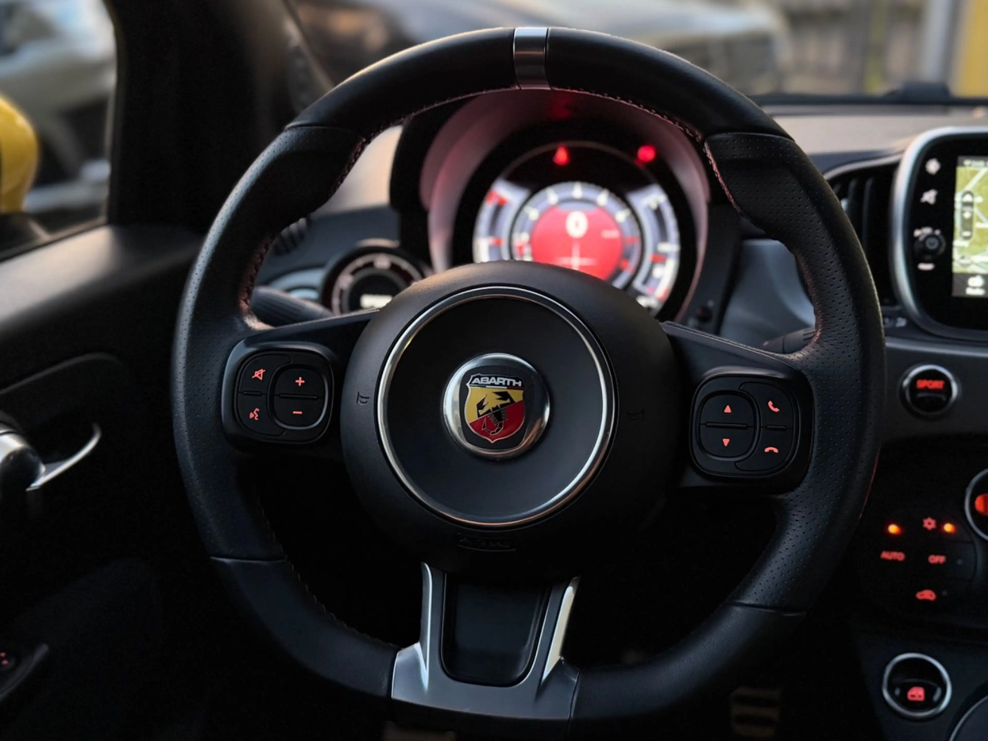 Abarth 500 Cabrio 595 C Pista 1.Hand Beats Sport-AGA — photo 27
