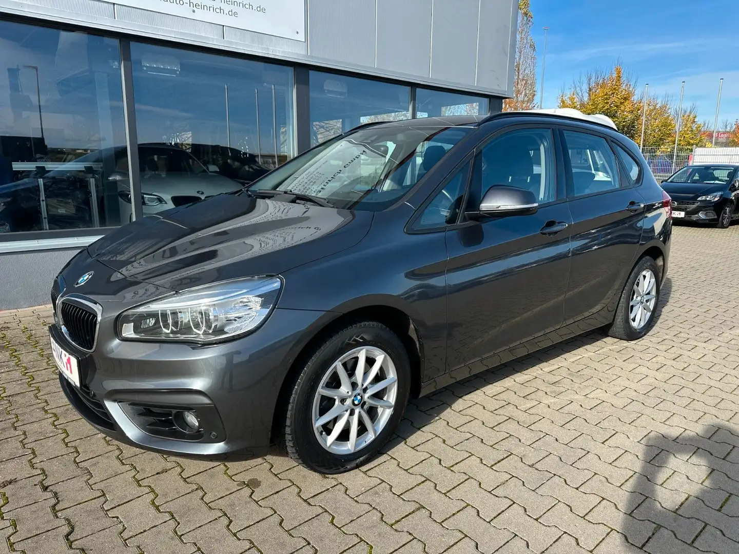 BMW 218 i Active Tourer Autom. Advantage AHK*LED*Navi Grau - 1