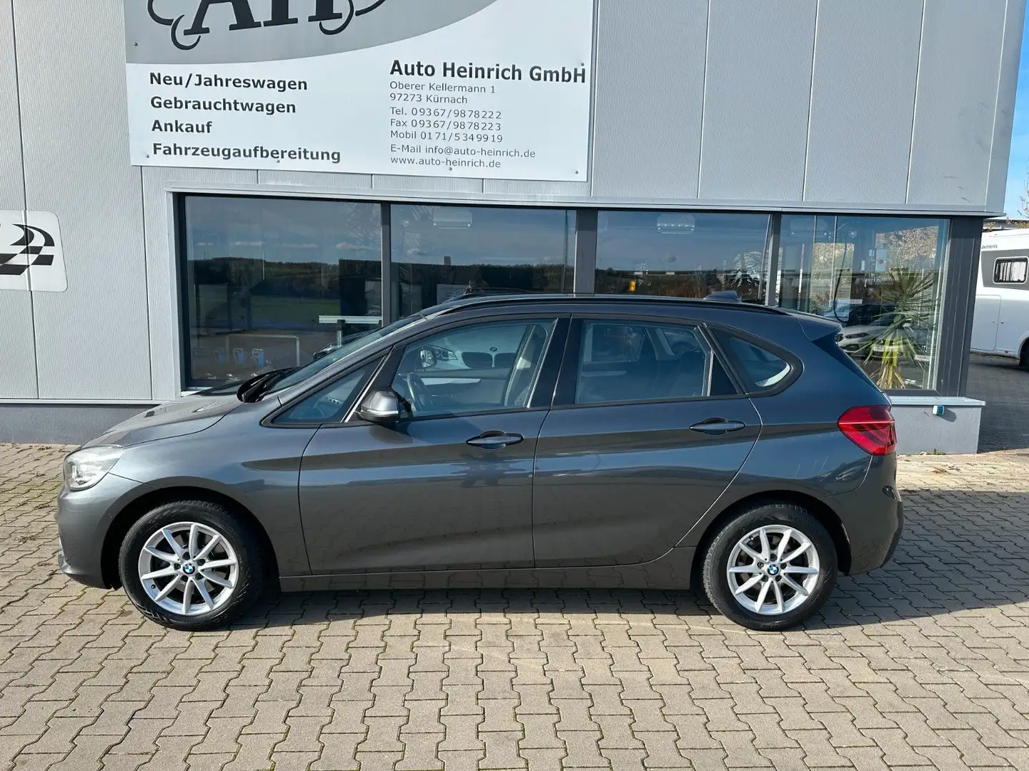 BMW 218 i Active Tourer Autom. Advantage AHK*LED*Navi Grau - 2