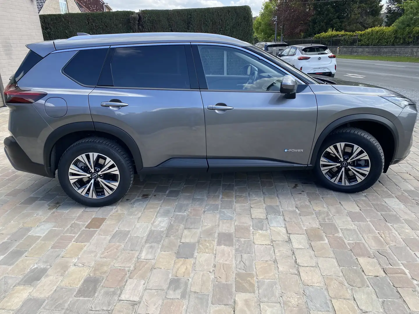 Nissan X-Trail 1.5 VC-T  5pl e-POWER N-Connecta Grau - 2