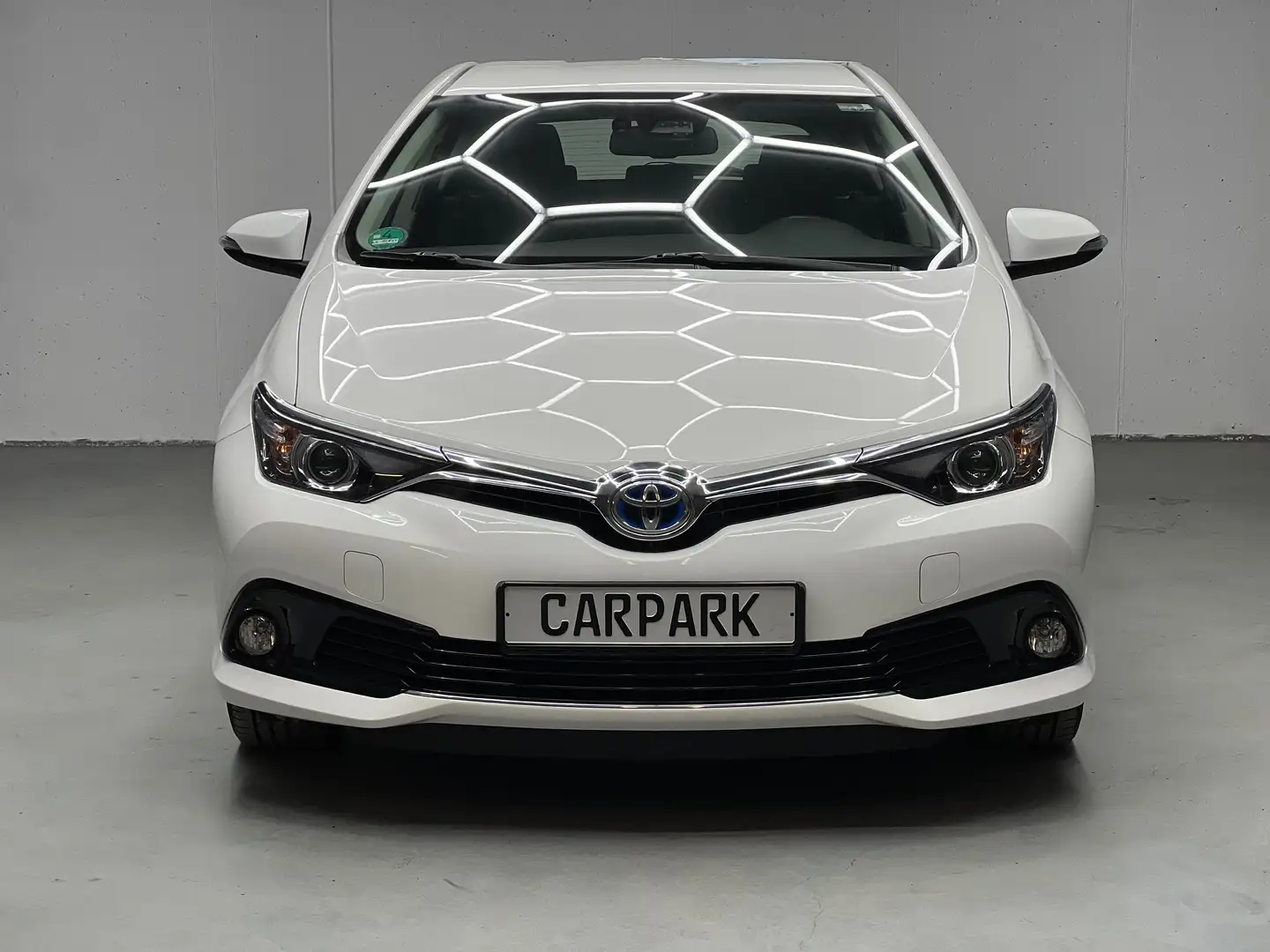 Toyota Auris 1.8 VVT-i Hybrid Automatik Touring Sports Comfort Fehér - 1