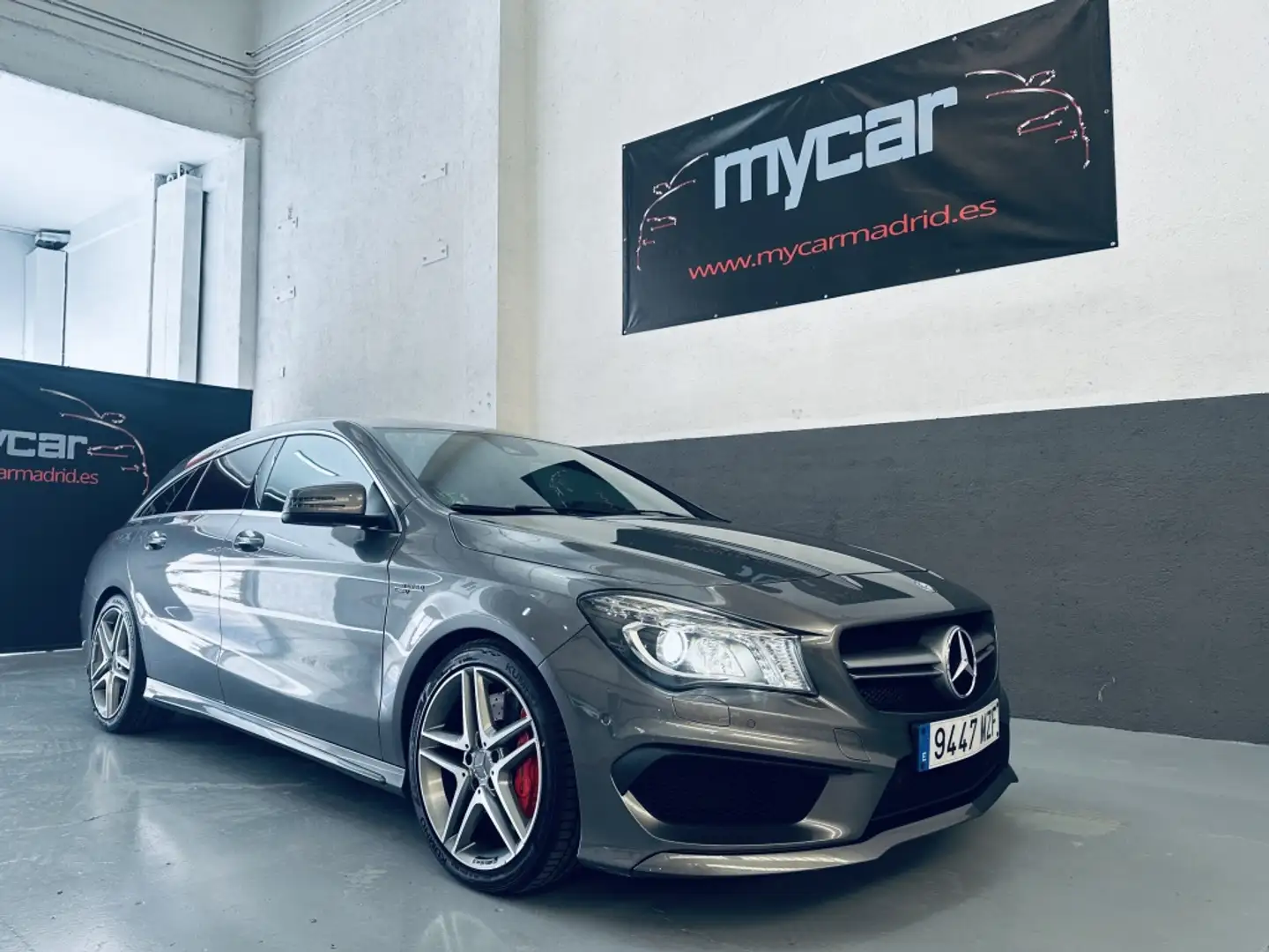 Mercedes-Benz CLA 45 AMG Shooting Brake 4Matic 7G-DCT Gris - 2