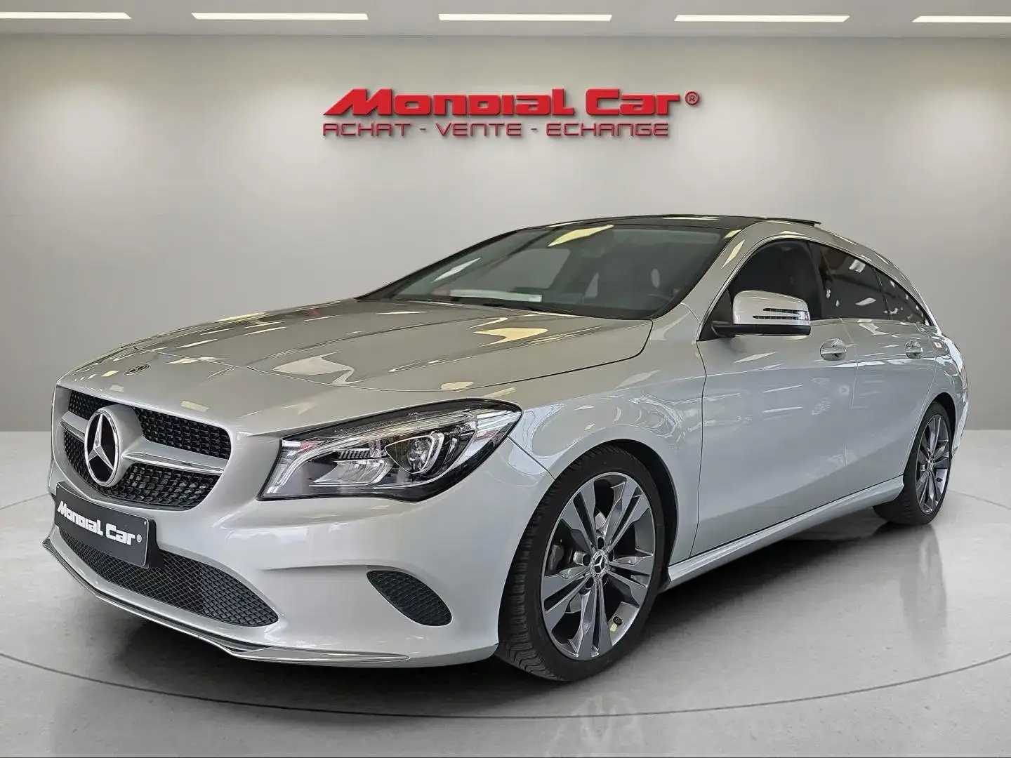 Mercedes-Benz CLA 180 URBAN SHOOTING BREAK TOIT OUVRANT Gris - 1
