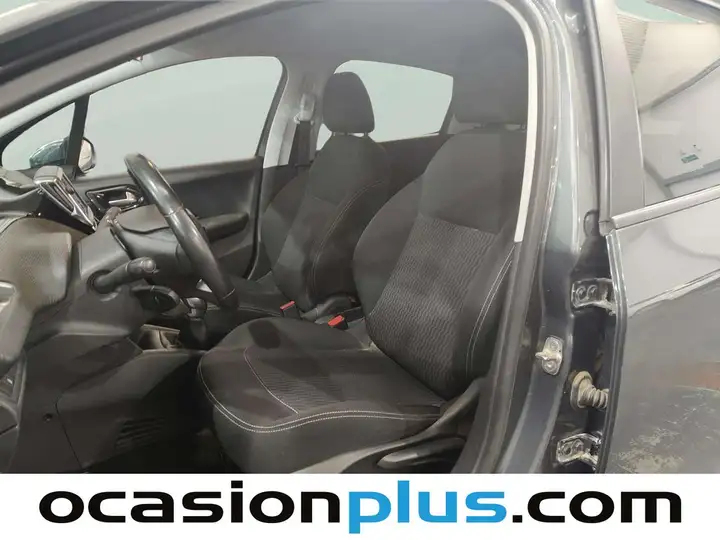 Peugeot 208 1.6 BlueHDi Style 3p 2017, foto 9
