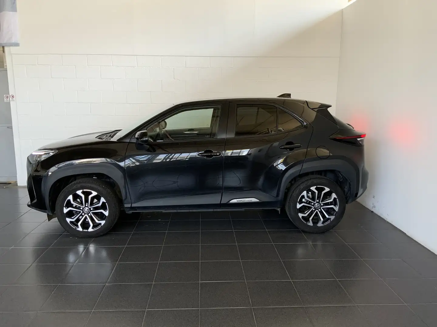 Toyota Yaris Cross 1.5 h 116cv trend fwd e-cvt Nero - 2