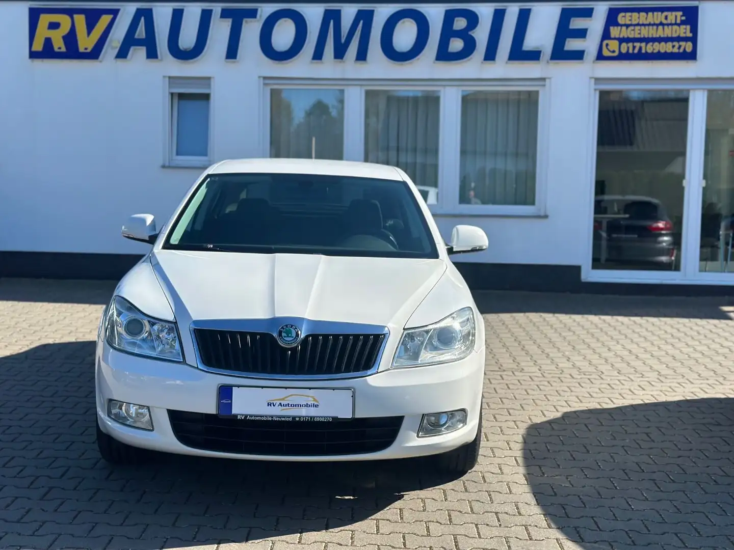Skoda Octavia Lim. Elegance Weiß - 1